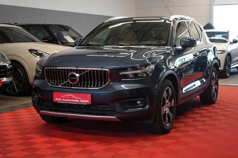 Blau Gebraucht 2019 Volvo XC40 SUV | 23.950 € (Fairer Preis) - Bild 1/4