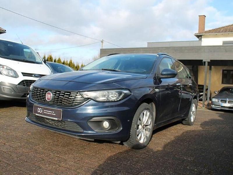 Gebraucht Fiat Tipo Lounge 120 PS (88 kW) 2018 Blau Kombi