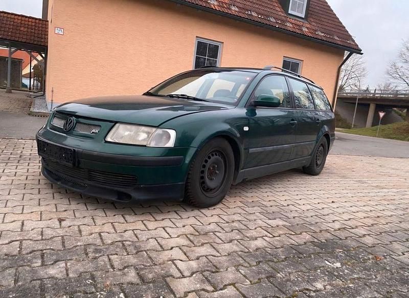 Gebraucht VW Passat Comfortline 116 PS (85 kW) 2000 Grün Kombi
