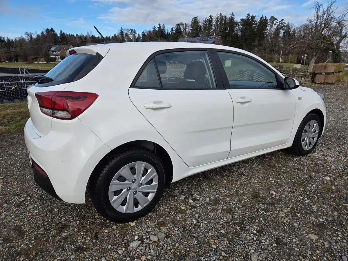 Gebraucht Kia Rio 82 PS (60 kW) 2022 Weiß Kleinwagen