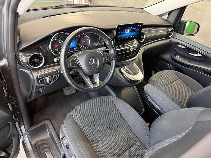 Gebraucht Mercedes V250 190 PS (139 kW) 2022 Selenitgrau Van / Kleinbus