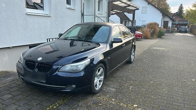 Gebraucht BMW 525 218 PS (160 kW) 2008 Blau Limousine