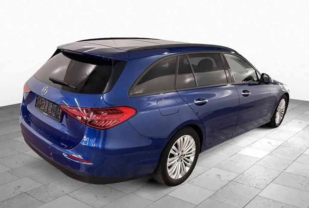 Gebraucht Mercedes C200 184 PS (135 kW) 2023 Blau Limousine