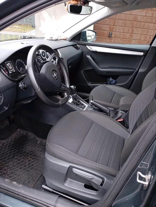 Gebraucht Skoda Octavia 131 PS (96 kW) 2020 Grau Kombi