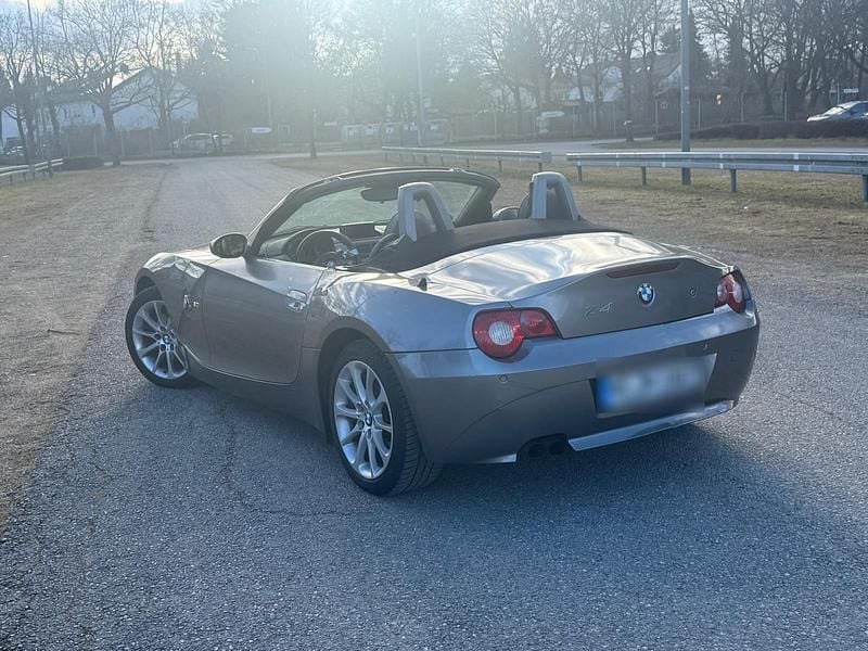 Gebraucht BMW Z4 231 PS (169 kW) 2004 Silber Cabrio