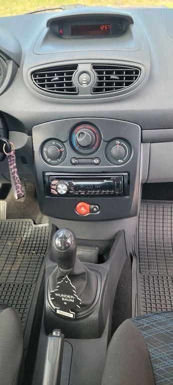 Gebraucht Renault Clio II Authentique 75 PS (55 kW) 2006 Blau Kleinwagen