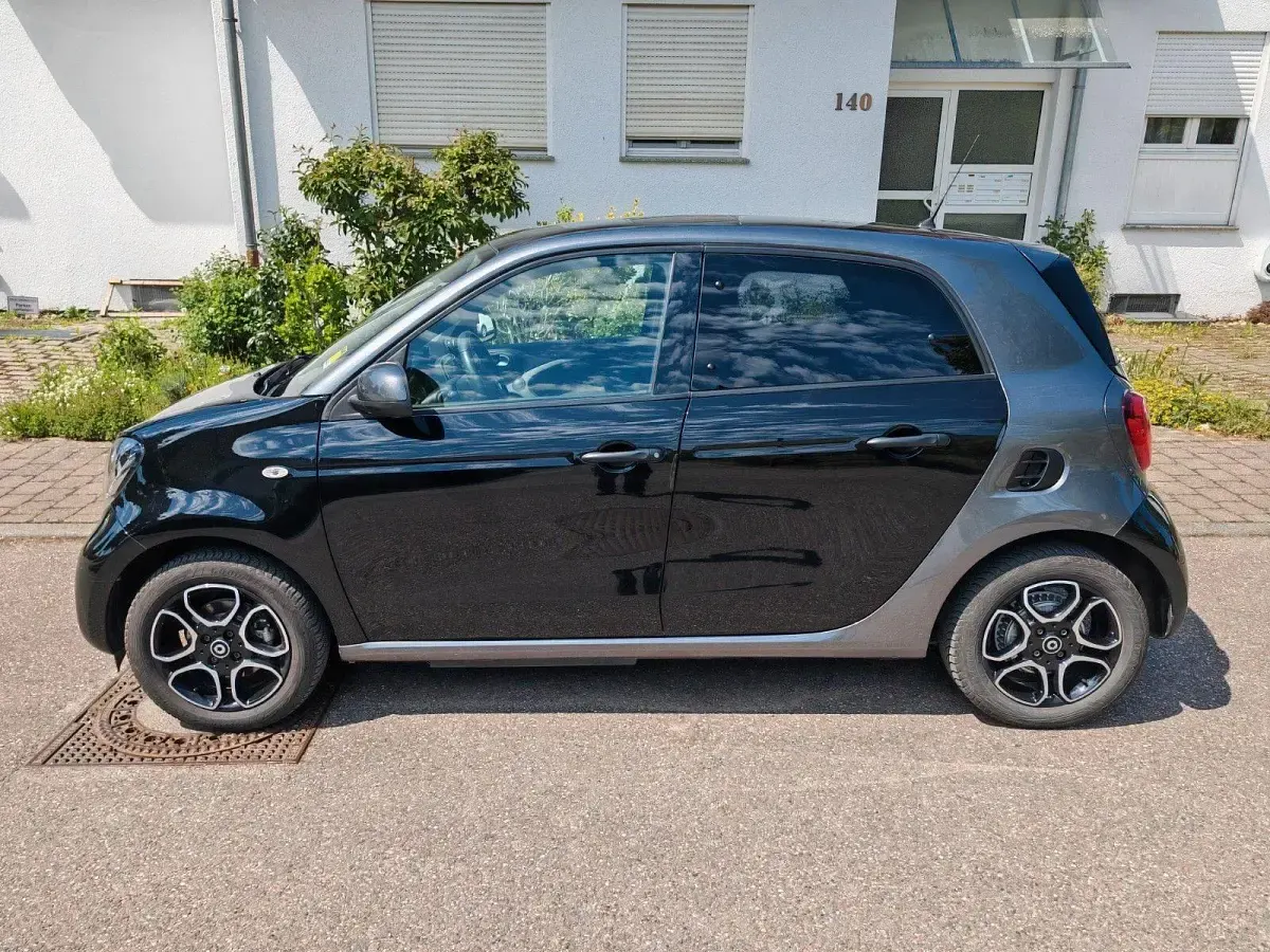Usata Smart ForFour Electric Drive 61 kW (84 CV) 2018 Nero Utilitaria