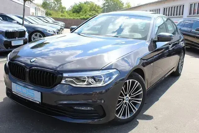 Gebraucht BMW 530 Sport Line 252 PS (185 kW) 2017 Sophistograu brillanteffekt Limousine