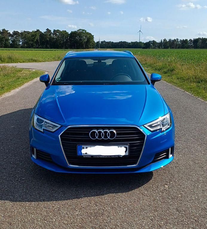Gebraucht Audi A3 Sport 150 PS (110 kW) 2019 Blau Limousine