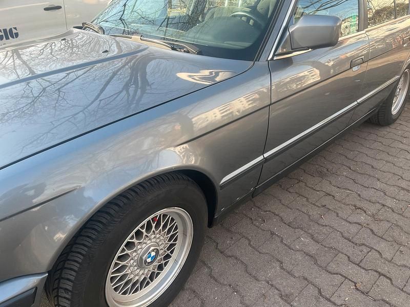 Gebraucht BMW 535 211 PS (155 kW) 1991 Grau Limousine