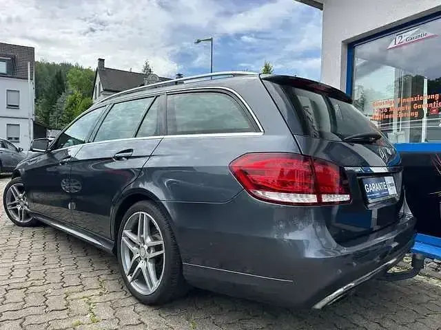 Gebraucht Mercedes E200 AMG 136 PS (100 kW) 2014 Tenoritgrau Kombi