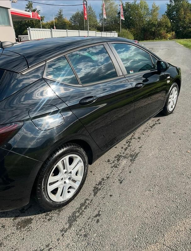 Gebraucht Opel Astra 150 PS (110 kW) 2021 Schwarz Limousine