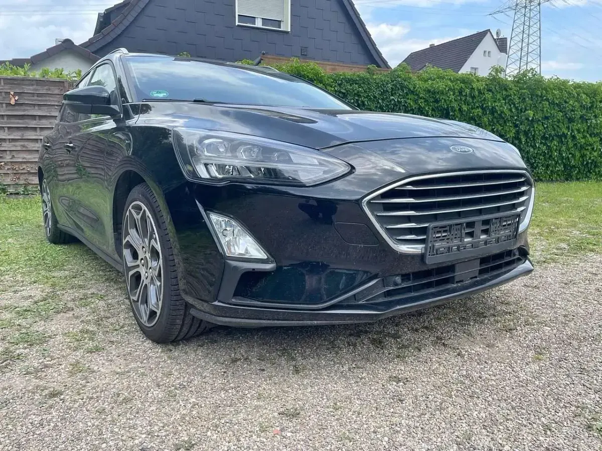 Gebraucht Ford Focus Titanium 150 PS (110 kW) 2019 Shadow black (mica) Kombi
