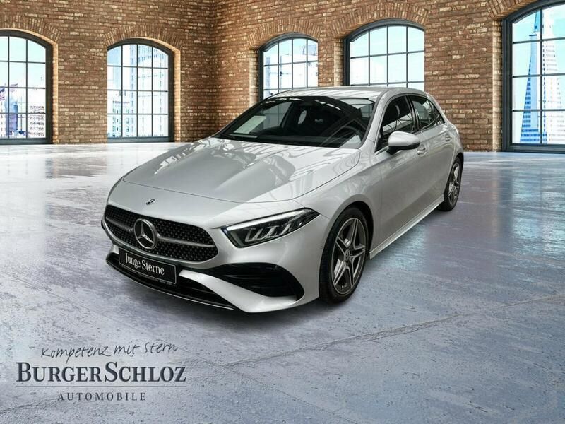 Iridiumsilber metallic Gebraucht 2023 Mercedes A200 AMG Limousine | 33.900 € (Fairer Preis) - Bild 1/4