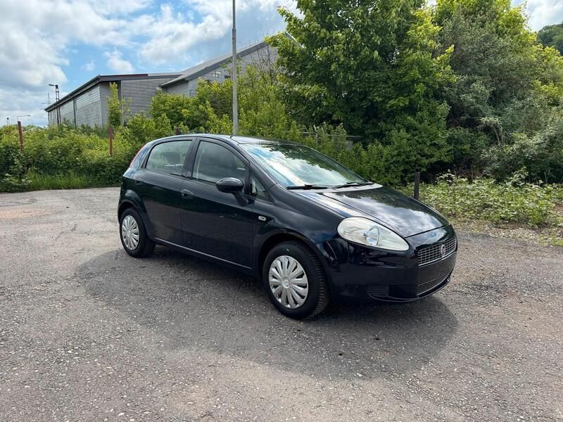 Blau Gebraucht 2009 Fiat Grande Punto Kleinwagen | 2.300 € (Etwas zu teuer) - Bild 1/4