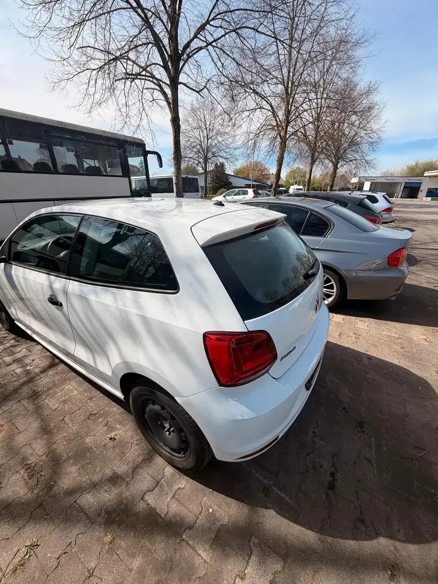 Gebraucht VW Polo 60 PS (44 kW) 2016 Weiß Kleinwagen