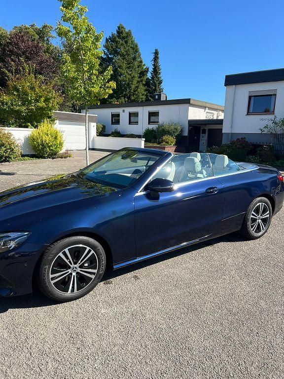 Blau Gebraucht 2020 Mercedes E300 Cabrio | 36.900 € (Fairer Preis) - Bild 1/4