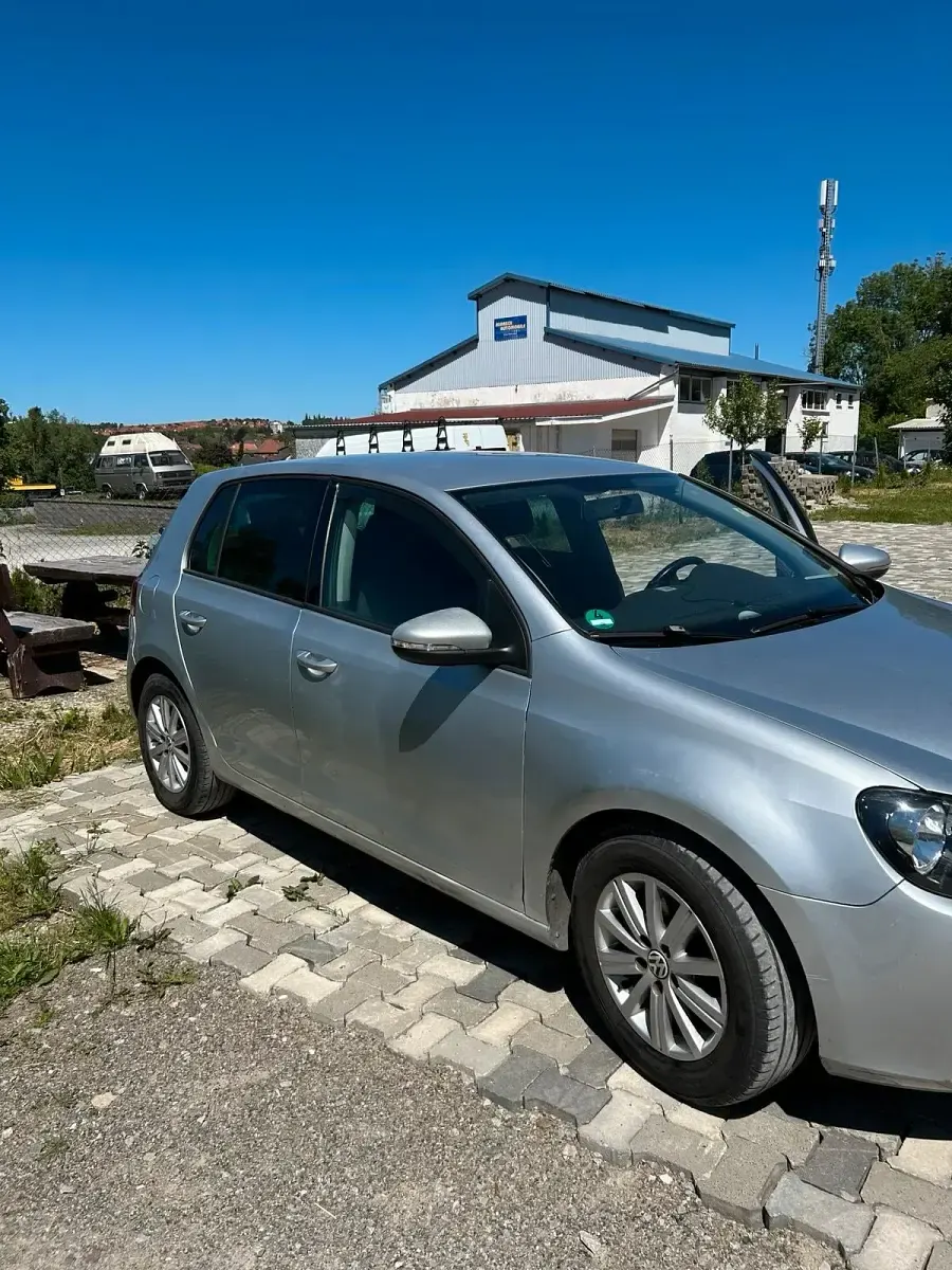 Gebraucht VW Golf VI 102 PS (75 kW) 2008 Silber Kleinwagen