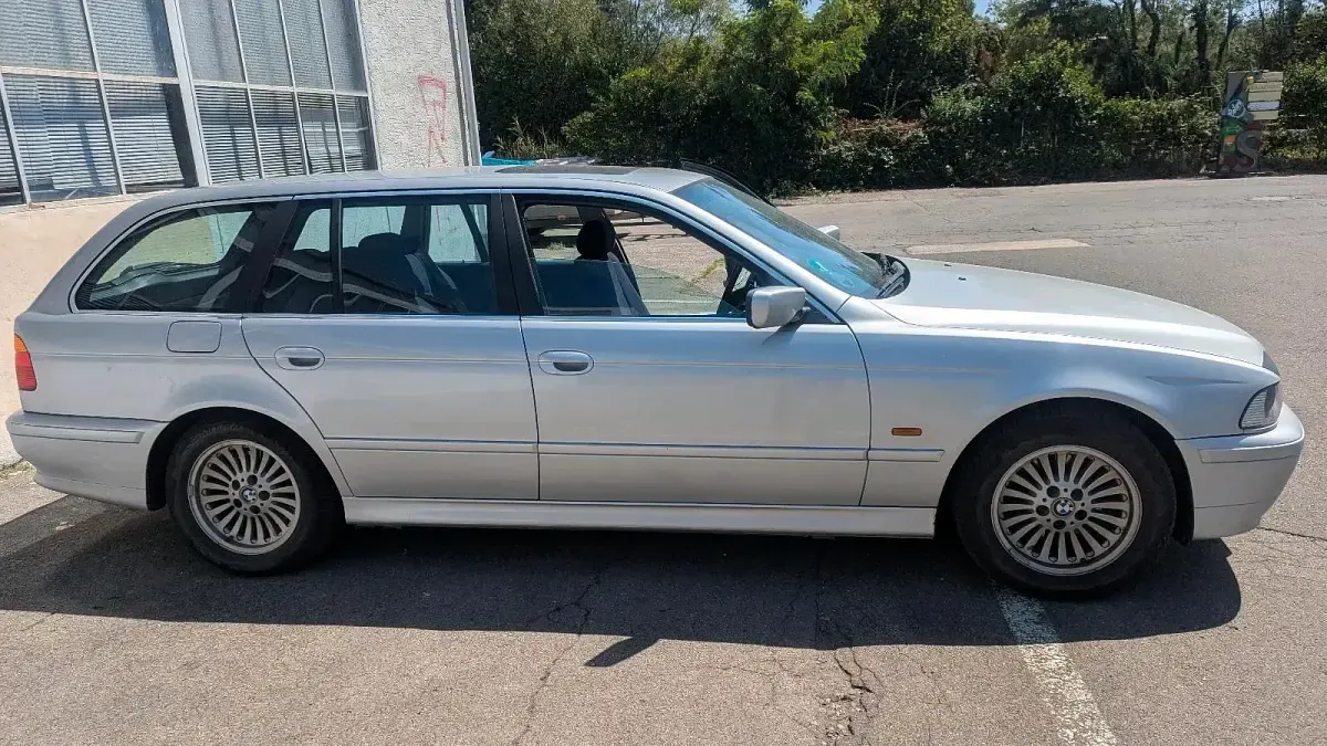 Gebraucht BMW 525 192 PS (141 kW) 2001 Silber Kombi