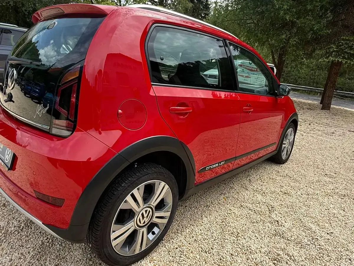 Gebraucht VW cross up! 75 PS (55 kW) 2018 Rot Kleinwagen
