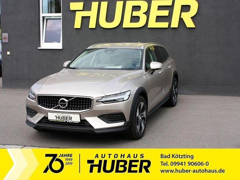 Gebraucht Volvo V60 CC Plus 197 PS (144 kW) 2024 Silber Kombi