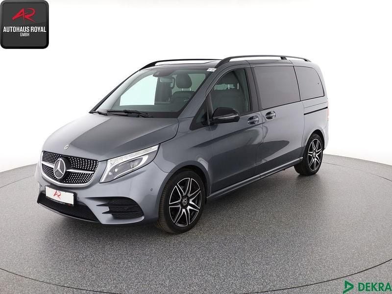 Selenitgrau Gebraucht 2022 Mercedes V250 AMG Van / Kleinbus | 49.840 € (Guter Preis) - Bild 1/4