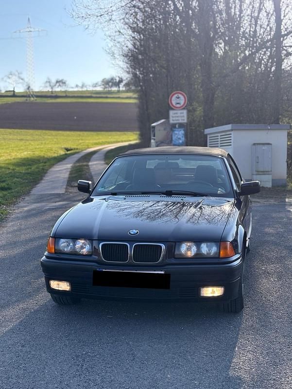 Gebraucht BMW 318 Cabriolet 115 PS (84 kW) 1997 Violet Cabrio