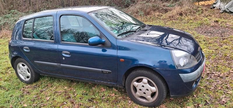 Gebraucht Renault Clio II 75 PS (55 kW) 2002 Blau Kleinwagen