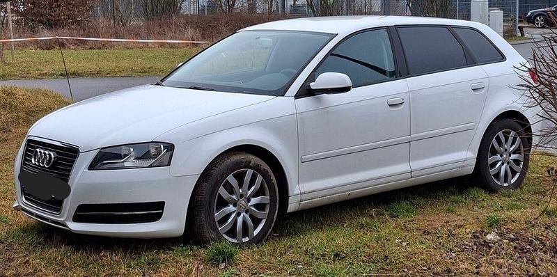 Gebraucht Audi A3 Attraction 102 PS (75 kW) 2010 Weiß Kleinwagen
