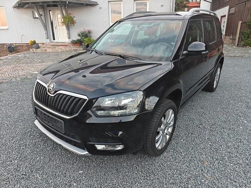 Schwarz Gebraucht 2015 Skoda Yeti Ambition SUV | 11.900 € (Fairer Preis) - Bild 1/4