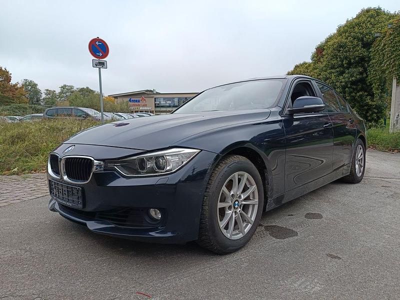 Gebraucht BMW 320 Performance 184 PS (135 kW) 2012 Blau Limousine