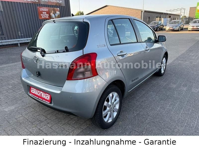 Gebraucht Toyota Yaris Team 87 PS (63 kW) 2008 Silber Limousine