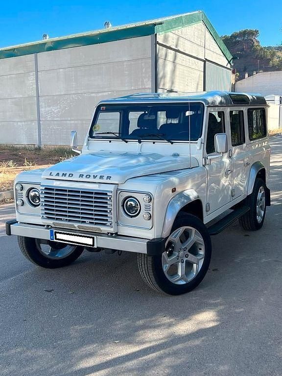 Weiß Gebraucht 2007 Land Rover Defender SE Kombi | 35.000 € (Fairer Preis) - Bild 1/4
