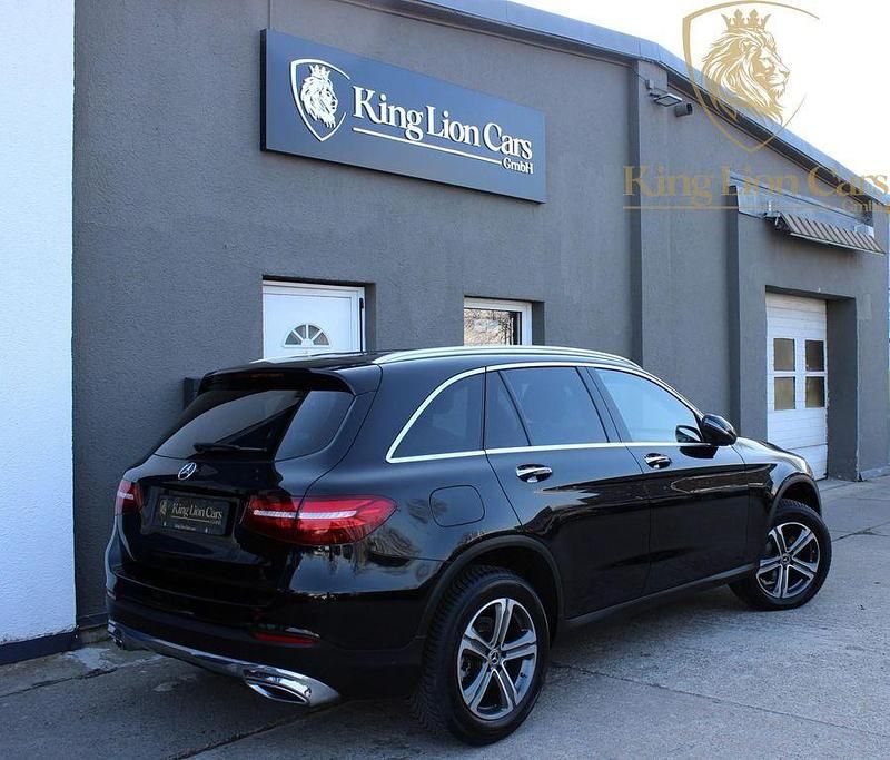 Gebraucht Mercedes GLC250 204 PS (150 kW) 2017 Obsidianschwarz  lack SUV