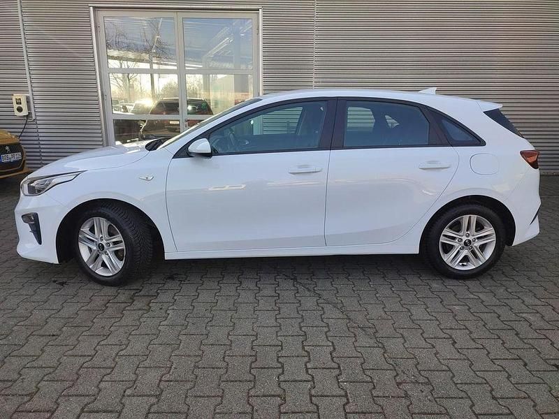Gebraucht Kia Ceed Edition 7 101 PS (74 kW) 2021 Weiß Kleinwagen
