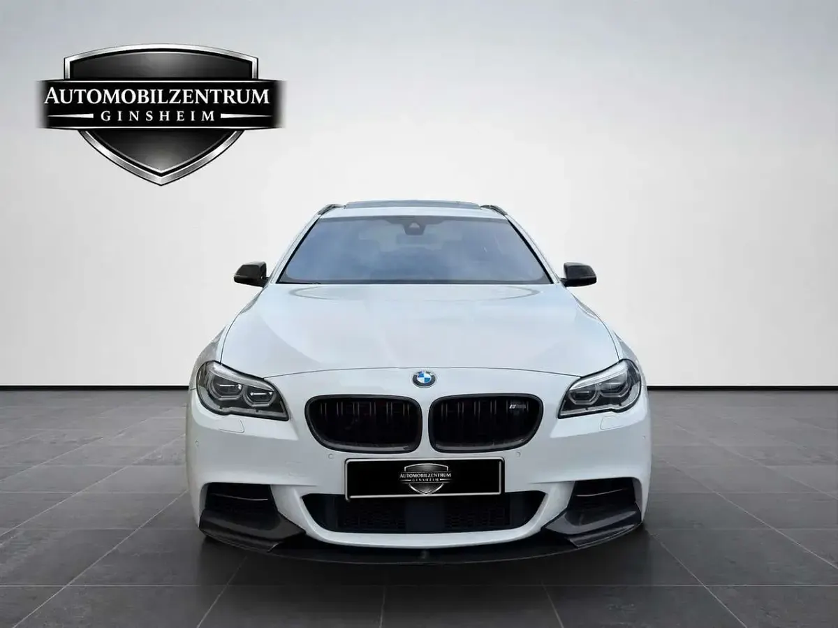 Gebraucht BMW 550 381 PS (280 kW) 2014 Alpinweiss iii Kombi