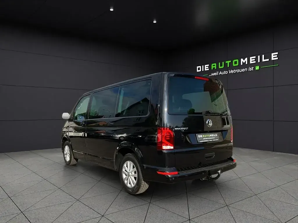 Gebraucht VW Multivan 150 PS (110 kW) 2020 Deep black perleffekt (schwarz Van / Kleinbus