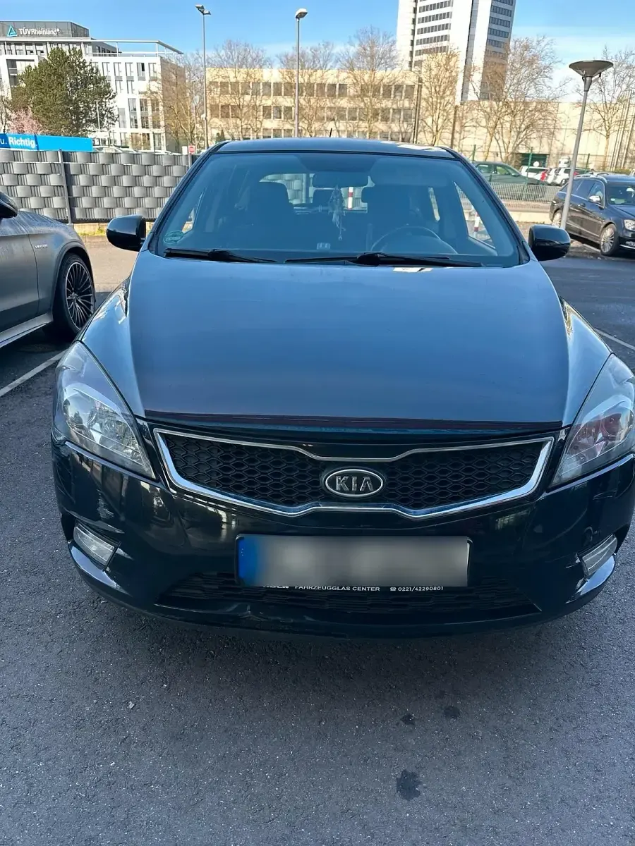 Usata Kia Ceed 90 CV (66 kW) 2012 Nero Utilitaria