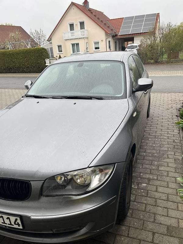 Gebraucht BMW 116 122 PS (89 kW) 2010 Grau Kleinwagen