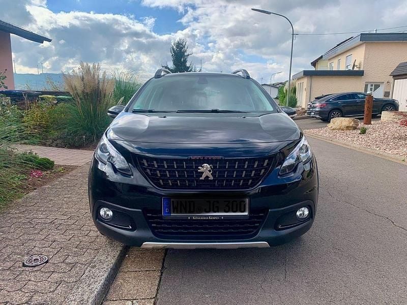 Schwarz Gebraucht 2018 Peugeot 2008 GT-line SUV | 12.700 € (Fairer Preis) - Bild 1/4