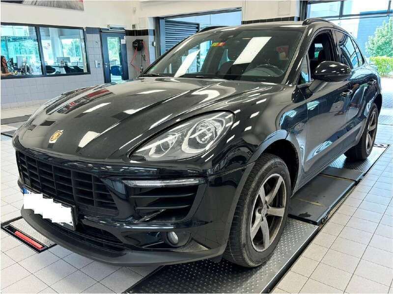 Schwarz Gebraucht 2018 Porsche Macan SUV | 38.490 € (Guter Preis) - Bild 1/4