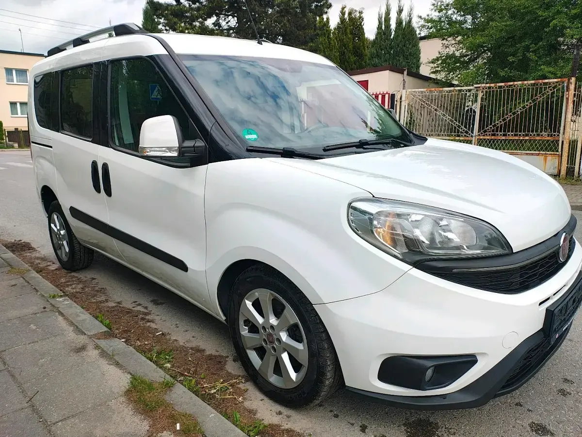 Gebraucht Fiat Doblò 135 PS (99 kW) 2015 Weiß Van / Kleinbus