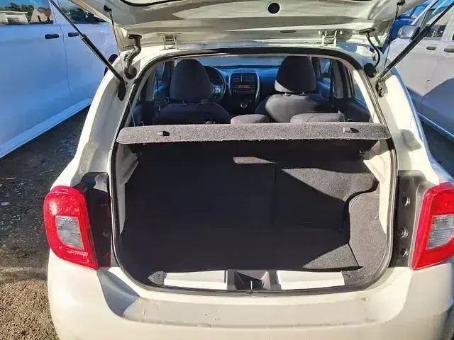 Gebraucht Nissan Micra Acenta 98 PS (72 kW) 2015 Weiß Kleinwagen