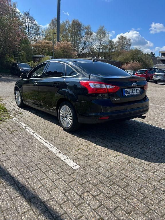 Gebraucht Ford Focus Trend 150 PS (110 kW) 2011 Schwarz Limousine