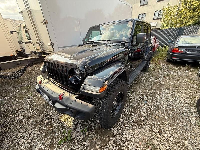 Schwarz Gebraucht 2020 Jeep Wrangler Unlimited Sahara SUV | 28.900 € - Bild 1/4