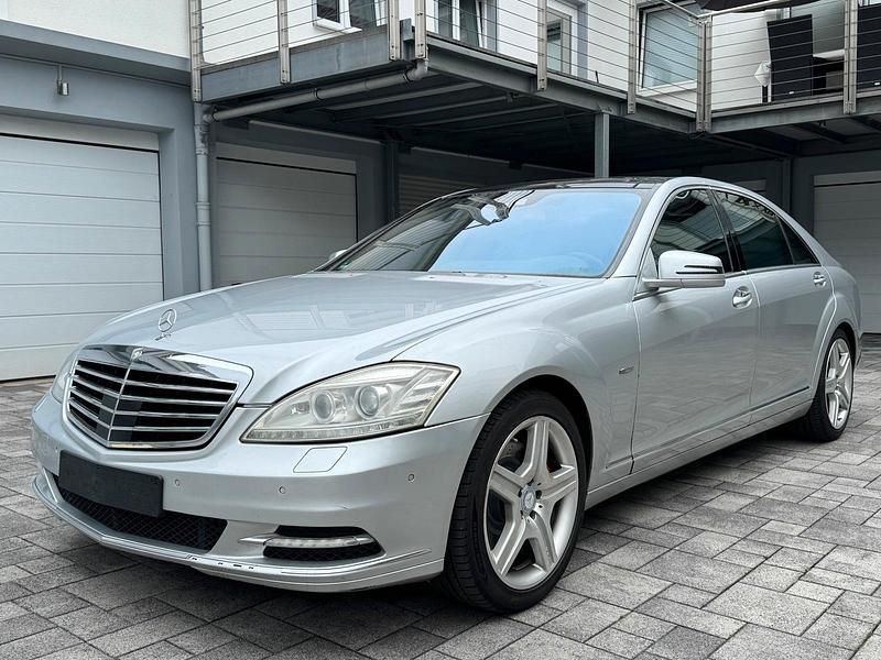 Silber Gebraucht 2009 Mercedes S350L Limousine | 9.000 € - Bild 1/4