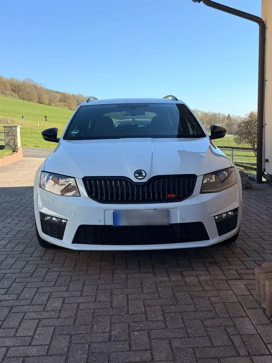 Gebraucht Skoda Octavia RS 230 PS (169 kW) 2016 Weiß Kleinwagen