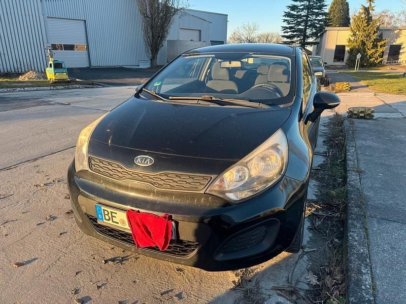 Gebraucht Kia Rio 75 PS (55 kW) 2012 Schwarz Kleinwagen