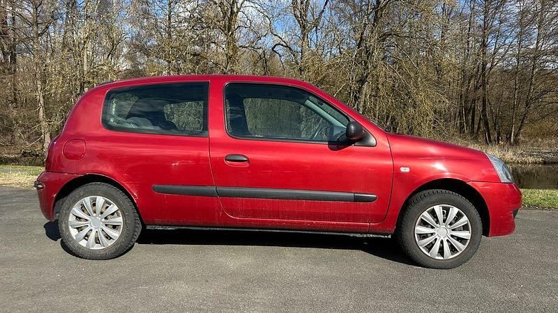 Gebraucht Renault Clio II Campus 58 PS (42 kW) 2006 Rot Kleinwagen