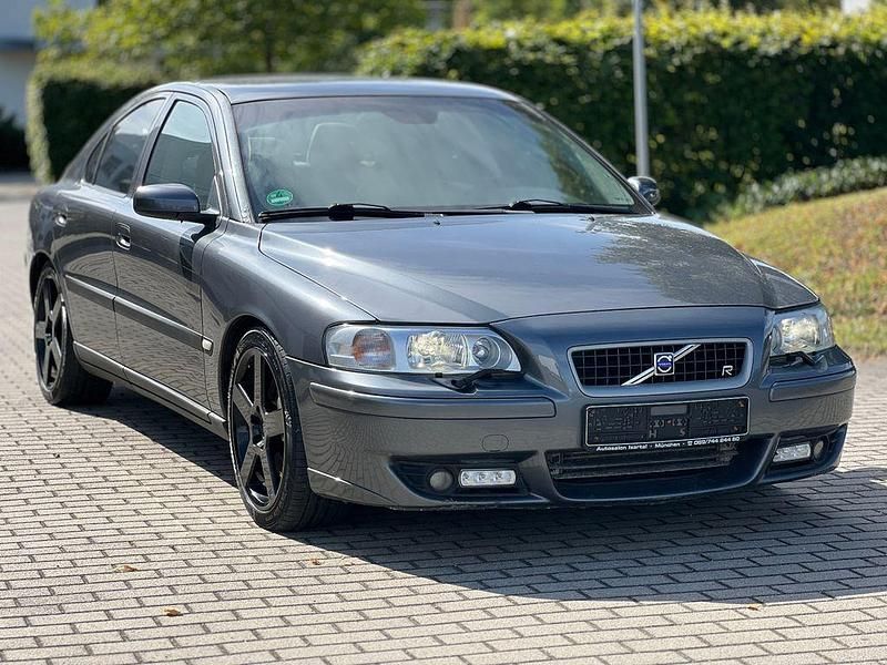 Grau Gebraucht 2003 Volvo S60 Limousine | 5.900 € - Bild 1/4